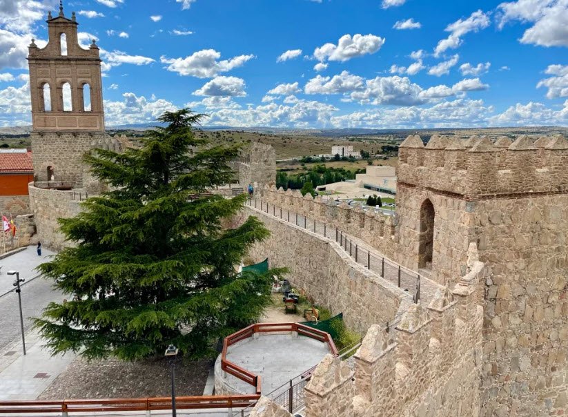 Puerta del Alcázar, Spain